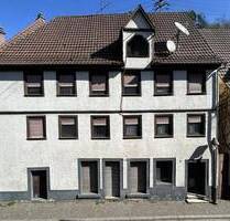 2-Familienhaus mit Ladeneinheit im Zentrum von Neuenbürg