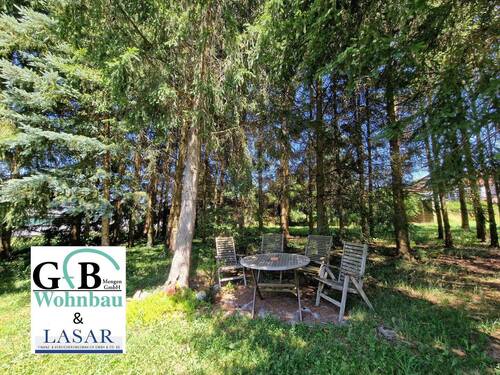 Grundstück mit Grün.jpg - Mehrfamilienhaus, Wohnhaus mit 322,30 m&sup2; in Mengen zum Kaufen