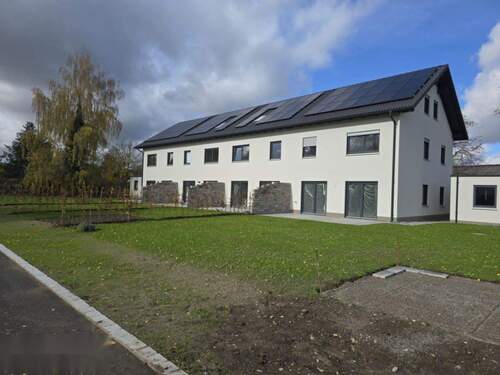 Außenansicht - Neubau KFW 40-QNG Plus Reiheneckhaus im Ortskern von Dettingen