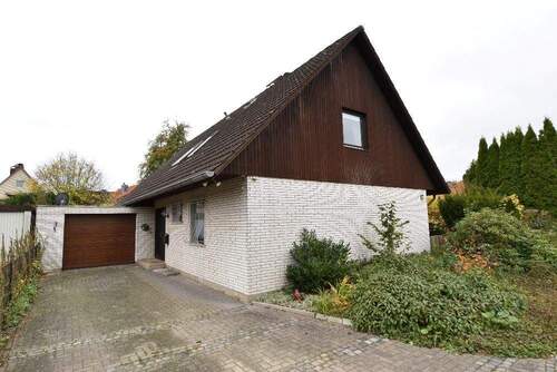 Garagenseite - Mehrfamilienhaus, Wohnhaus mit 148,00 m² in Uelzen zum Kaufen