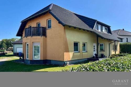 Hausansicht Seite - 8 Zimmer Mehrfamilienhaus, Wohnhaus zum Kaufen in Havelsee