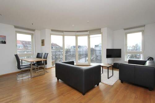 Wohnzimmer - 2 Zimmer Etagenwohnung zur Miete in Hamburg