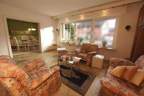 Wohnzimmer mit Zugang Esszimmer - 5 Zimmer Doppelhaushälfte zum Kaufen in Oelde