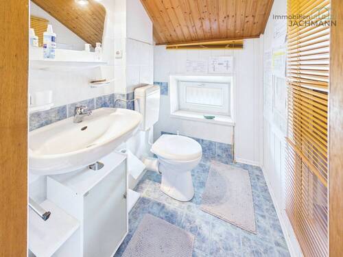 WC im Bestandshaus im OG - 