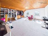 Eltern im Bestandshaus im OG - 
