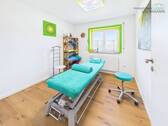 Behandlungsraum im Anbau im EG - 