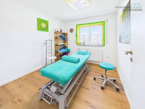 Behandlungsraum im Anbau im EG - 