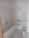 Badezimmer mit Wanne - 3 Zimmer Etagenwohnung in Hagenow