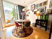 Essbereich mit Zugang zur Loggia - 
