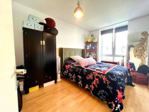 Geräumiges Schlafzimmer - 