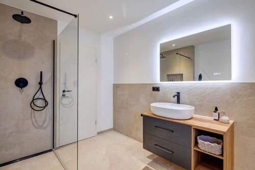 Bad mit Begehbarer Dusche - 