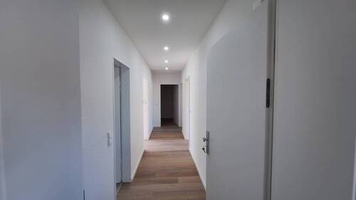 Flur - Etagenwohnung mit 87,50 m&sup2; in Mannheim / Waldhof zur Miete