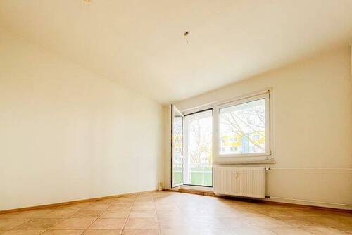 Wohnzimmer - 3 Zimmer Etagenwohnung zur Miete in Chemnitz