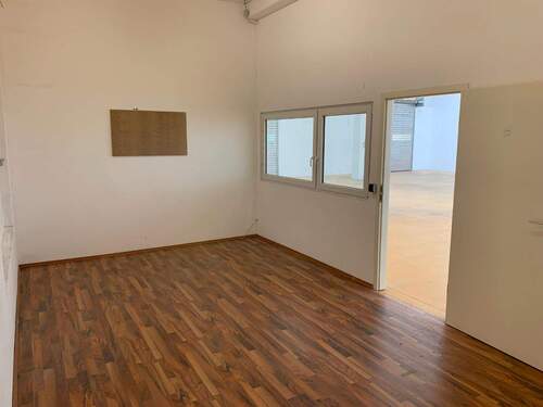 Lager-Büro-Kombination mit Rampen EG - 