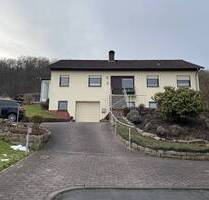 Charmantes Einfamilienhaus mit Wintergarten und großem Garten in Oberweser-Gottstreu - Oberweser / Gottstreu