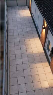 Alter Belag (wird erneuert) - 