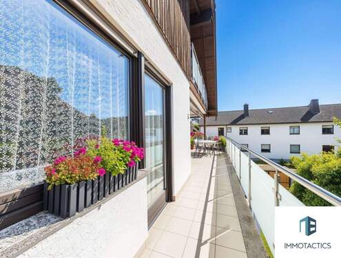 Terrasse - (KI generiert) - Ingelheim: großzügige 4-Zimmer-Wohnung mit großem Balkon & Garagenstellplatz