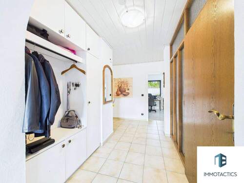 Eingangsbereich - Etagenwohnung mit 131,00 m&sup2; in Ingelheim am Rhein zum Kaufen