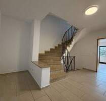 Großzügiges Reihenmittelhaus mit Garage und Garten - Uttenreuth