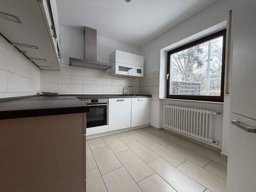 Moderne Einbauküche - 8 Zimmer Reihenmittelhaus in Uttenreuth