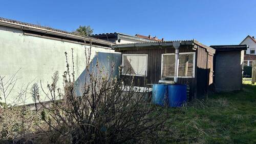 Garten hinter der Garage - 