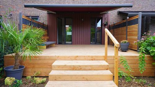 ...auf die neu angelegte Terrasse.... - Reihenmittelhaus mit 110,00 m² in Hamburg zum Kaufen
