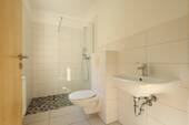 Gäste- WC mit Dusche - 5 Zimmer Einfamilienhaus in Halberstadt