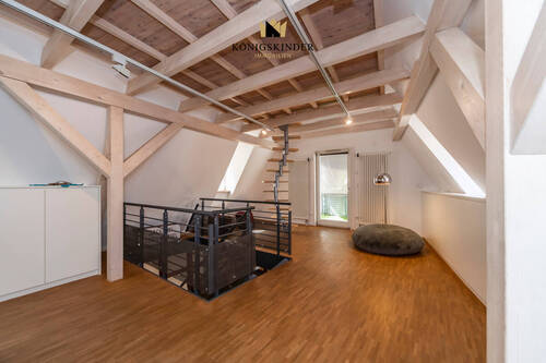 Wohnen 2. OG mit Balkon - 