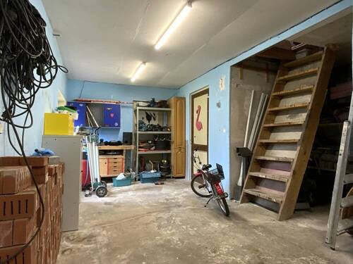 Garage - 