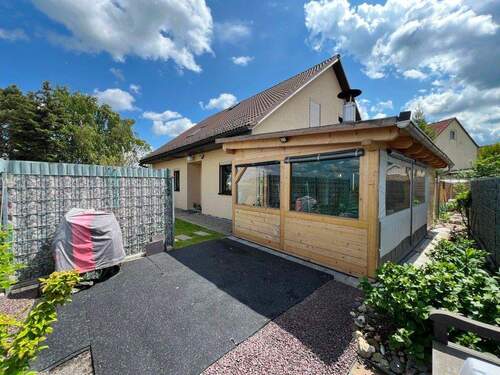Haus mit beheizbarem Anbau - 