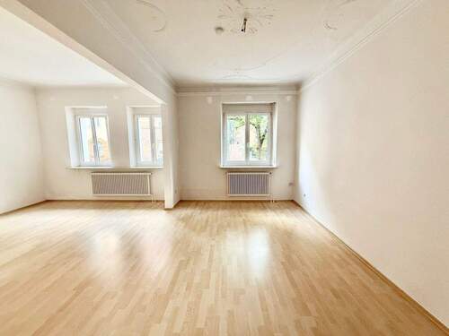 Ansprechendes Wohnen/Essen vor Renovierung - 3 Zimmer Einfamilienhaus zum Kaufen in Nürnberg