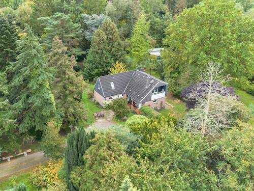 Eingewachsenes Grundstück - 2 Zimmer Einfamilienhaus zum Kaufen in Schwentinental