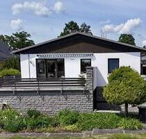 Sofort bezugsbereites Einfamilienhaus mit Kamin, Sauna und zwei Garagen - Ottendorf-Okrilla