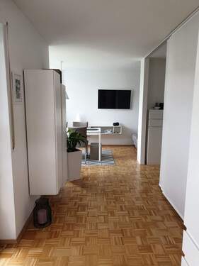 Blick von der Küche Richtung Wohnbereich - 1 Zimmer Etagenwohnung in Würzburg