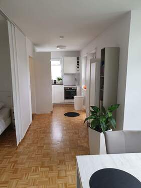 Blick vom Wohnbereich Richtung Küche - Etagenwohnung mit 37,70 m² in Würzburg zum Kaufen