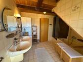 Badezimmer Dachgeschoss - 