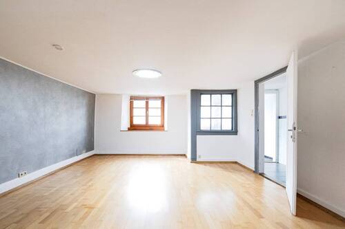 Das Zimmer im EG - Charmantes Reihenmittelhaus mit Garten und historischem Flair
