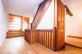 Flur und Treppenhaus - 