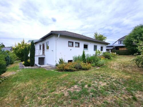 1. Hausansichten (4) - Bungalow mit 125,00 m² in Katlenburg-Lindau zum Kaufen