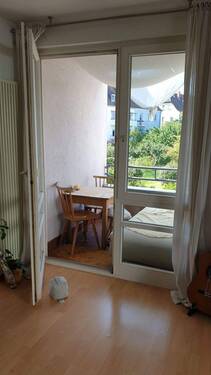 Blick auf Balkon - 2 Zimmer Etagenwohnung zur Miete in Würzburg