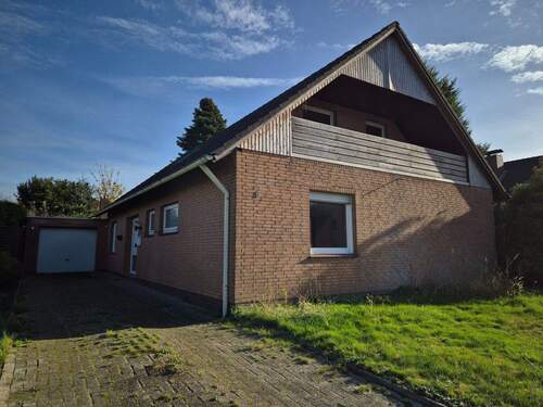 Straßenansicht - EFH m. Garage in Sackgassenlage in Westerstede