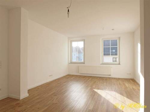 Wohnzimmer - 4 Zimmer Etagenwohnung zur Miete in Frankenberg