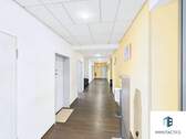 Flur Praxisräume 1.OG Haus 4 - 