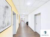 Flur Praxisräume 1.OG Haus 4 - 