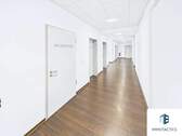 Flur Praxisräume 2.OG Haus 4 - 