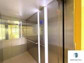 Treppenhaus/Aufzug - 
