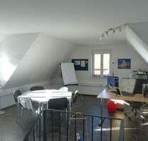 1A Sichtlage - Top moderne Bürofläche mit Galerie mitten in Roßtal - USt. ausweisbar