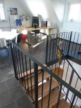 Treppe zur Galerie - Büro in Roßtal zur Miete