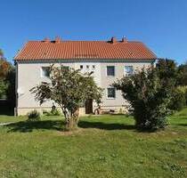 Modernisiertes Mehrfamilienhaus auf großem Grundstück in schöner Lage von Hohenfinow