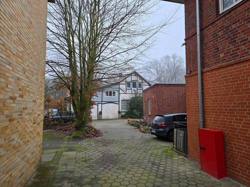 Zufahrt - 7 Zimmer Mehrfamilienhaus, Wohnhaus in Buchholz